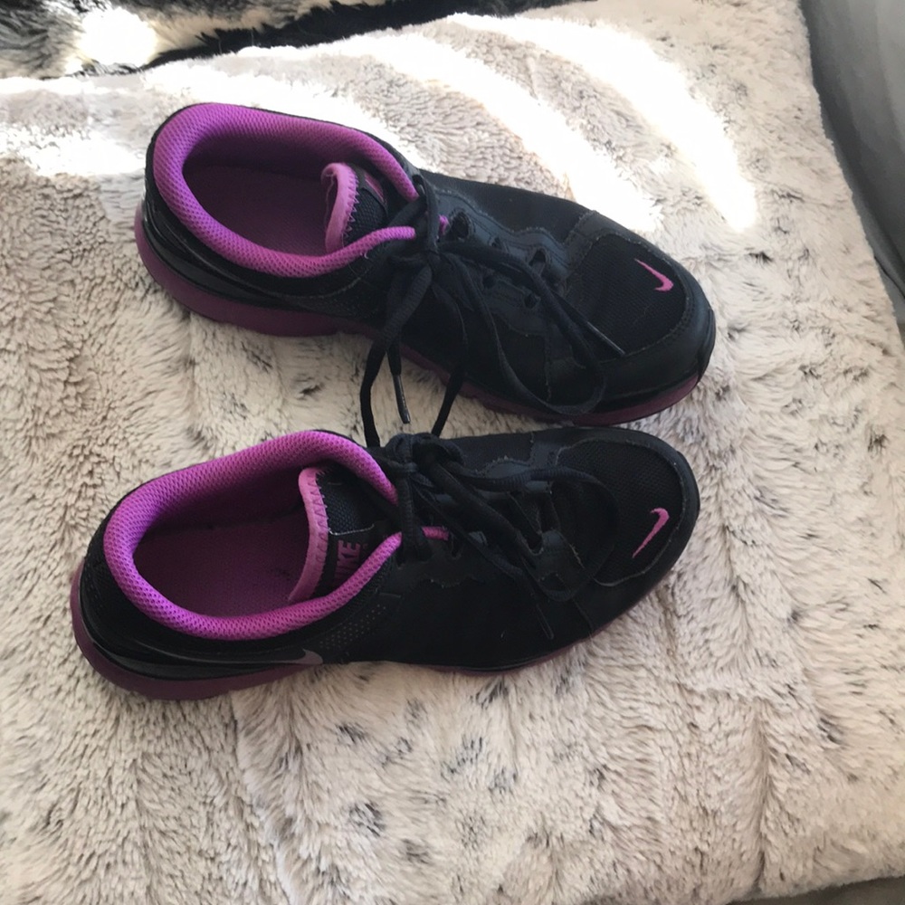 Nike size 7 sneakers flex tr2